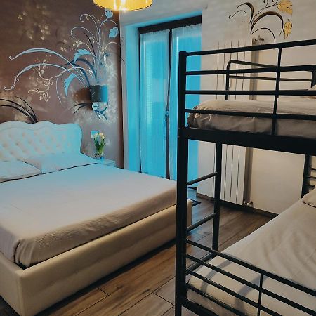 Casa Vacanze Da Marti Tirano Bagian luar foto