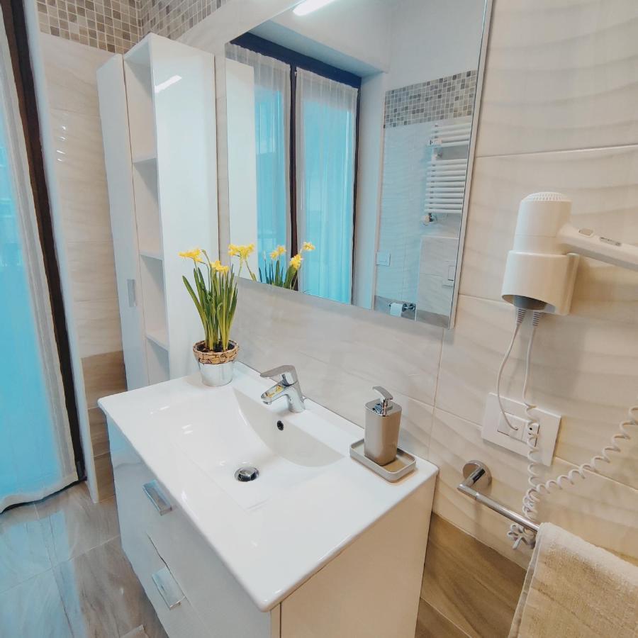 Casa Vacanze Da Marti Tirano Bagian luar foto