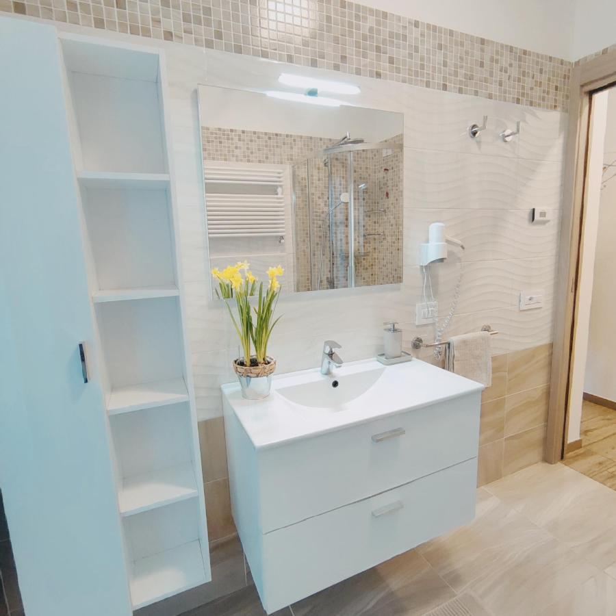 Casa Vacanze Da Marti Tirano Bagian luar foto